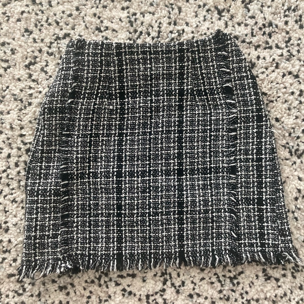 Frayed Trim Plaid Tweed Skirt